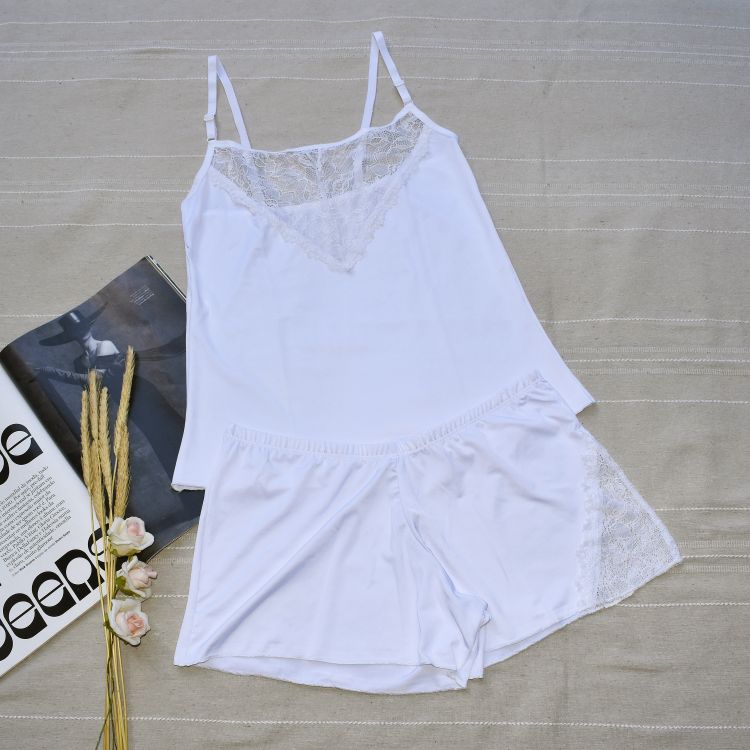Short Doll Liganete e Renda
