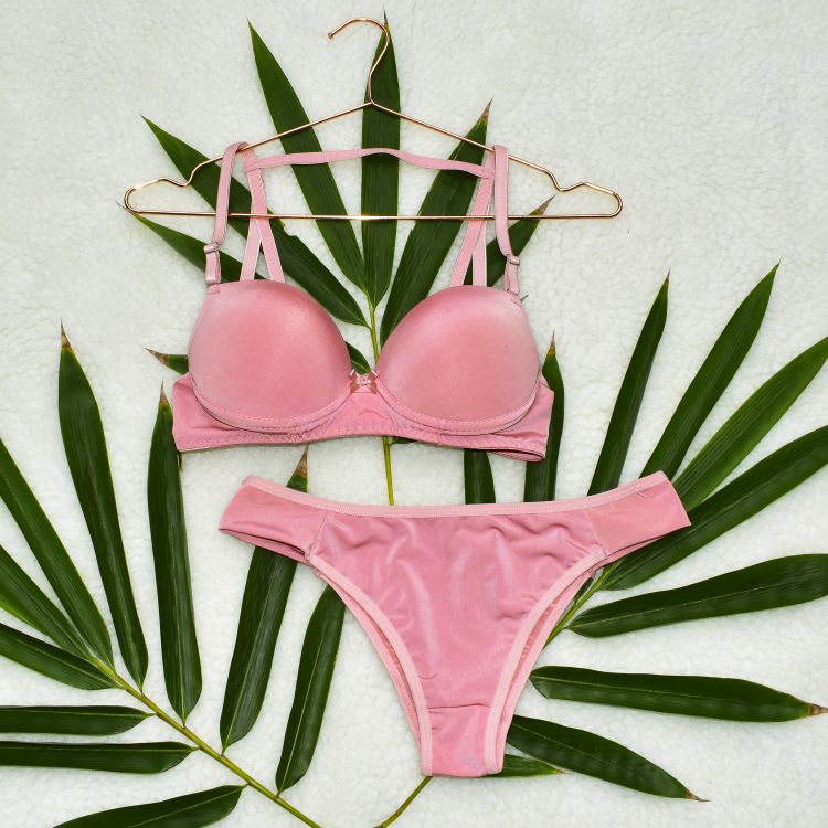 Conjunto de Lingerie Bojo Renda e mais Clube ntima