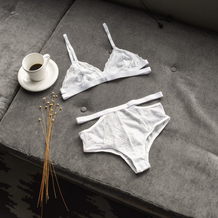 Conjunto Sem Bojo Strappy Elástico Tule e Renda