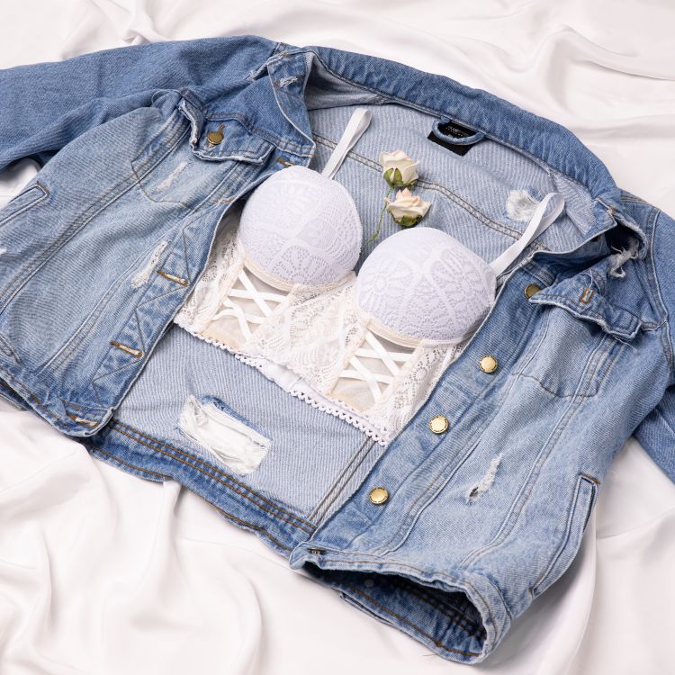 Conjunto Cropped Barbatana Renda e Tule