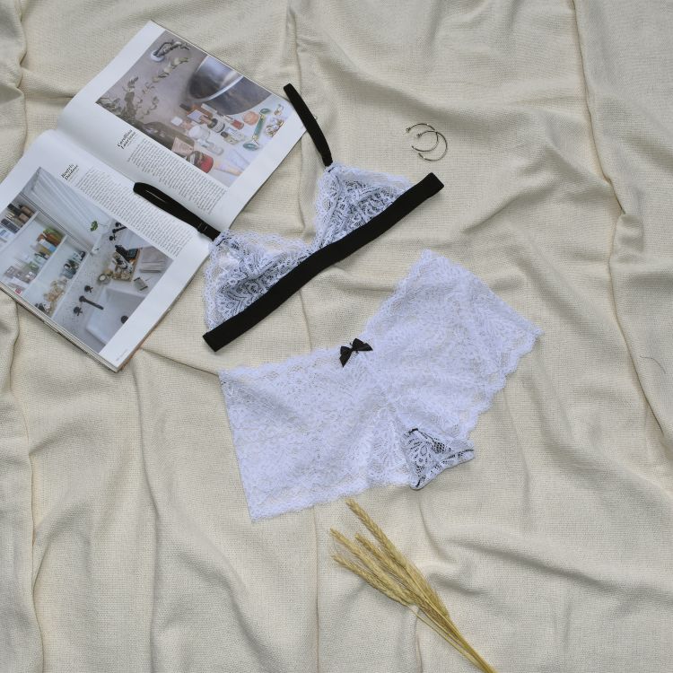 Conjunto de Lingerie Sem Bojo Caleçon em Renda
