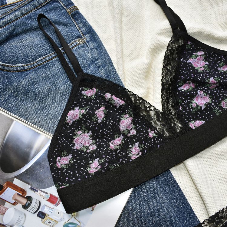 Conjunto de Lingerie Luxo Sem Bojo Tule Estampado e Renda